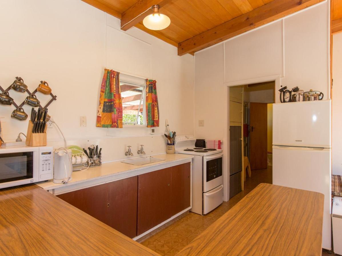 Southern Lakes Sweetie - Albert Town Bach Wanaka Bagian luar foto