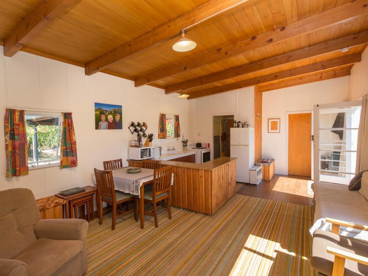 Southern Lakes Sweetie - Albert Town Bach Wanaka Bagian luar foto